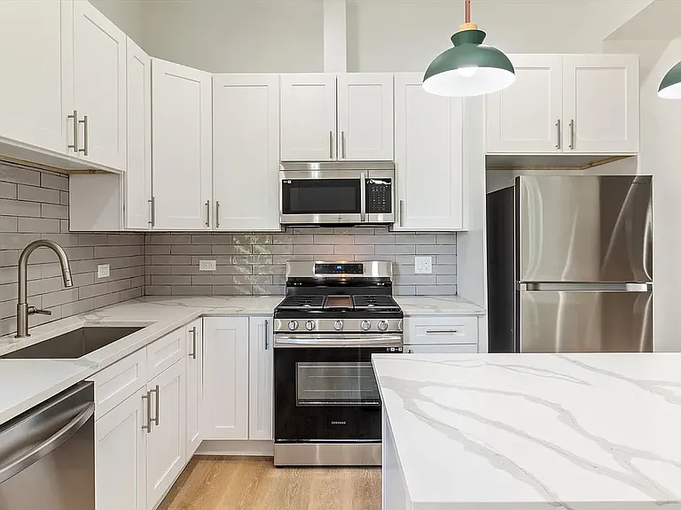 2520 N Mozart St #1R — Photo 2