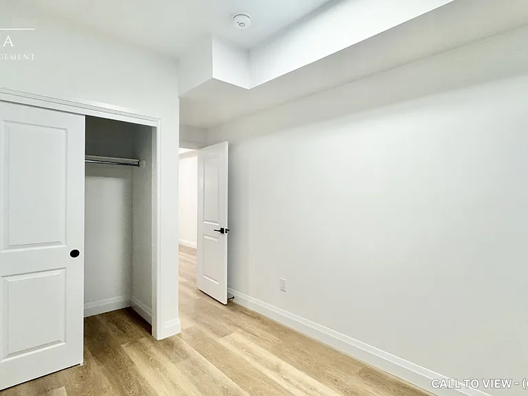 823 Stirling Ave S #4 — Photo 11