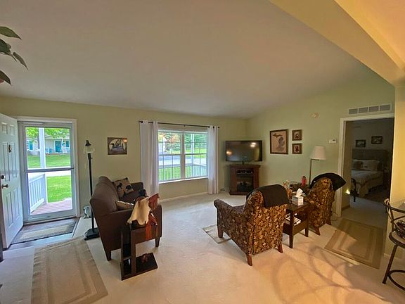 3rd image of 10439 Castaway Ct