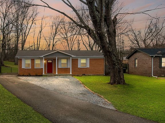 2nd image of 118 Amber Lynn Cir