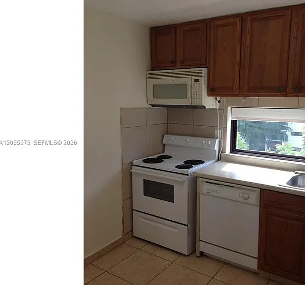 16919 N Bay Rd #420 — Photo 9