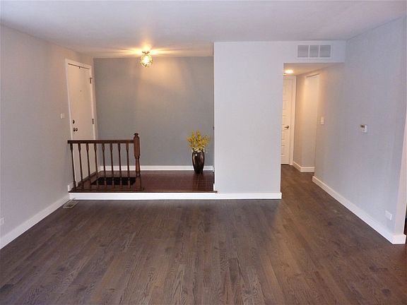 2nd image of 1811 Carlisle Ct