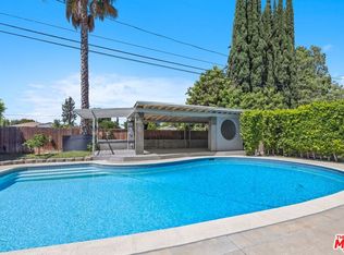 7007 Cozycroft Ave, Winnetka, CA 91306