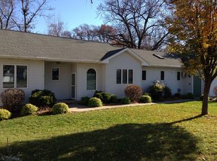 1040 Mulberry Cir, Coralville, IA 52241