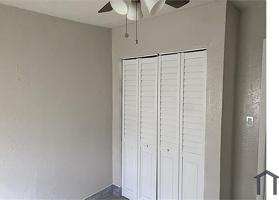 4th image of 907 NW 12th Ter #1
