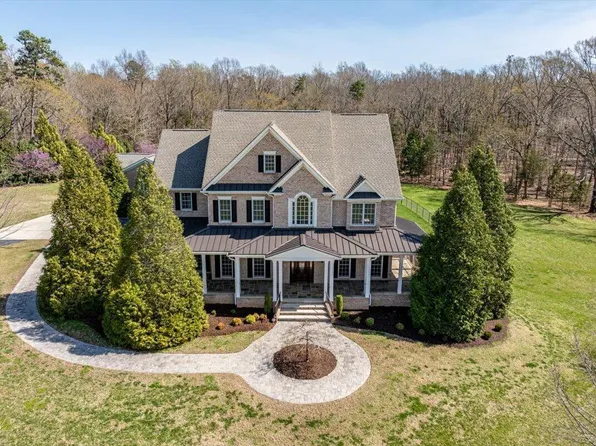 1101 Walnut Hill Dr, Hillsborough, NC 27278