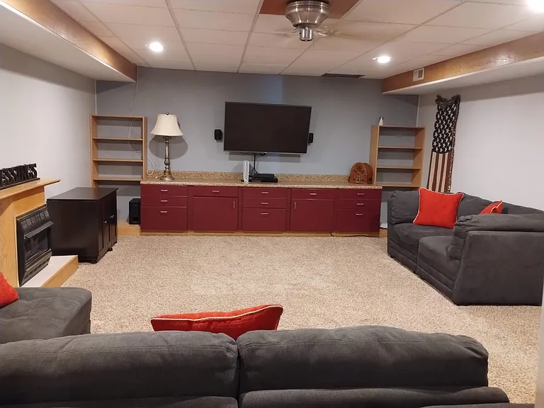 730 Thunderbird Rd — Photo 8