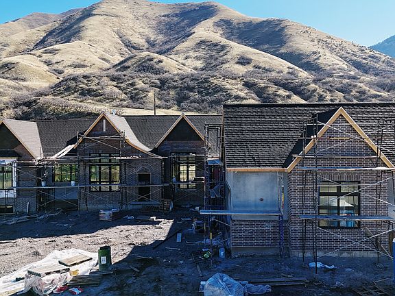 2nd image of 702 N 2000 E #305