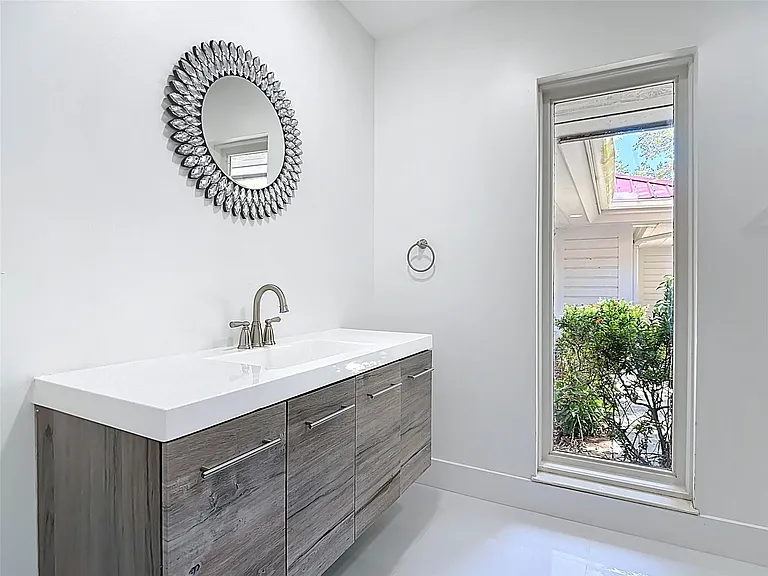 1200 Poitras Dr — Photo 11
