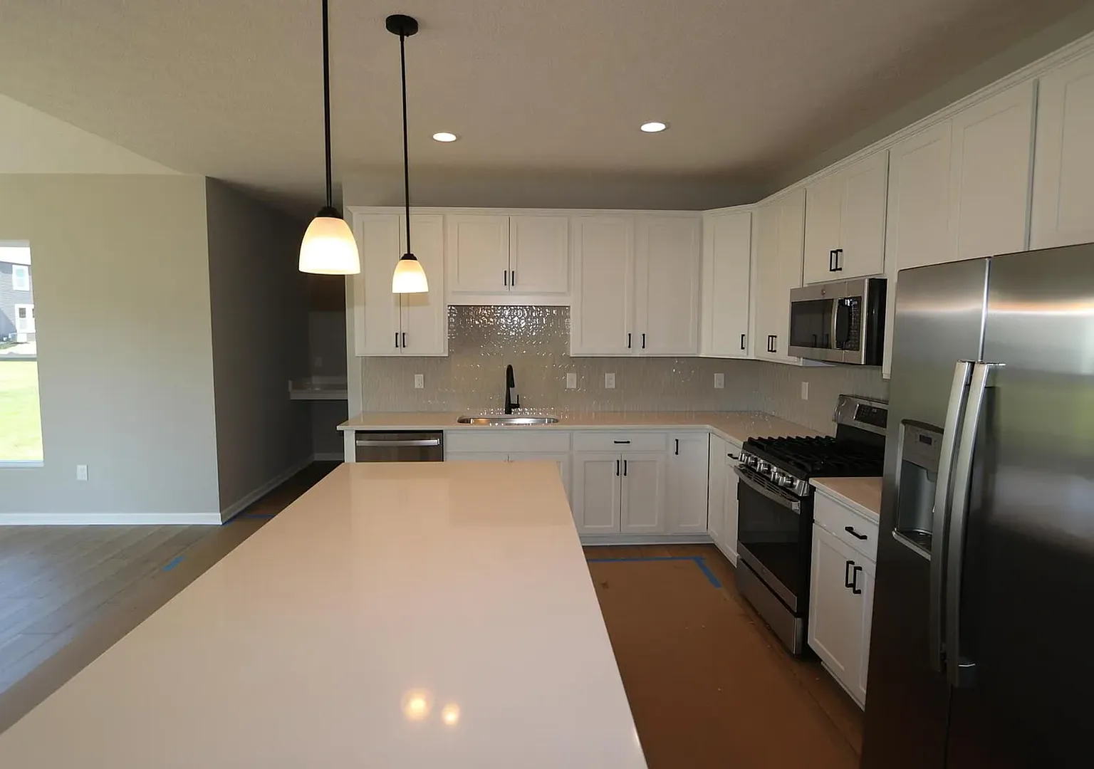 Spacious 4-Bedroom Lewis Center Home in Olentangy Schools with Full Basement — Photo 4