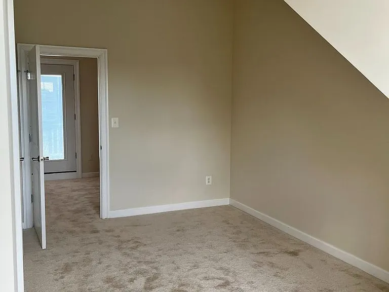 711 Carpenter Rd — Photo 26
