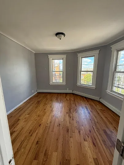 3 bed, 1800 sqft, $1,850 — Photo 1