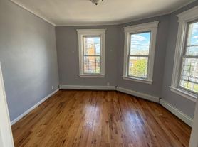 544 Grove St