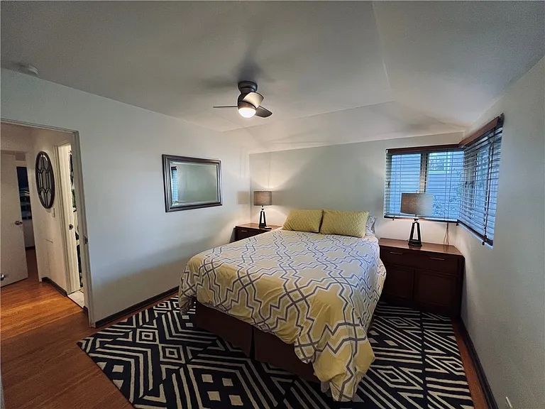 24 Menlo Pl #UPPER — Photo 10