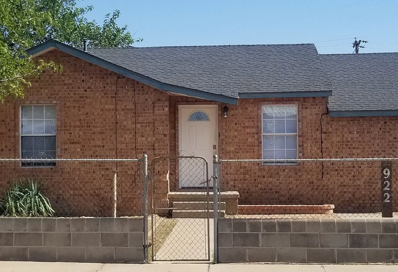 2 bed, 1.0 bath, 1165 sqft, $1,750 — Photo 1
