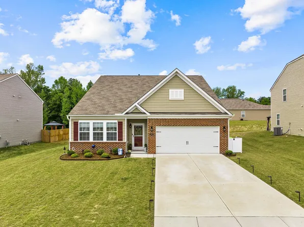 2907 Ledgestone Dr, Creedmoor, NC 27522