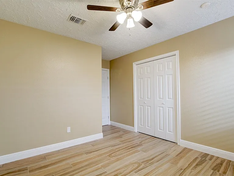 11840 Spring Grove Dr — Photo 23