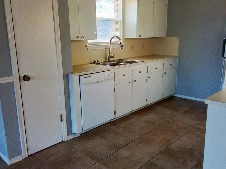 410 Saddle Dr — Photo 16