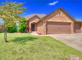 9113 Crooked Creek Ln, Moore, OK 73160