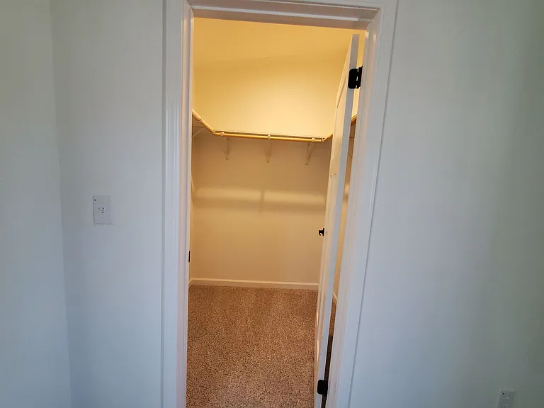 Dwelling at New Braunfels — Photo 36