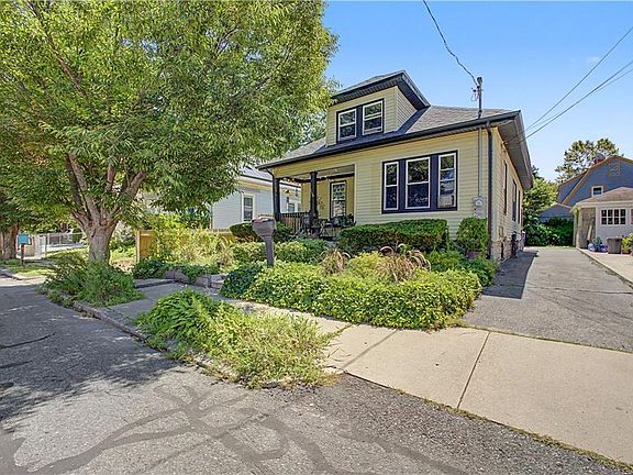 2nd image of 168 Calla St