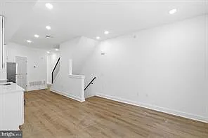2146 N Franklin St #3 — Photo 9