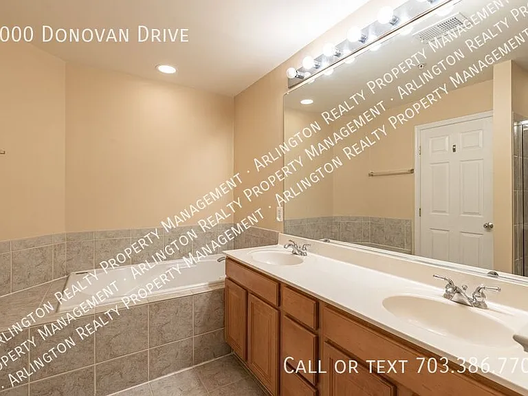 5000 Donovan Dr — Photo 33