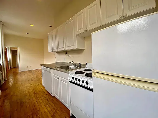 Rented by Highline Residential | media 4