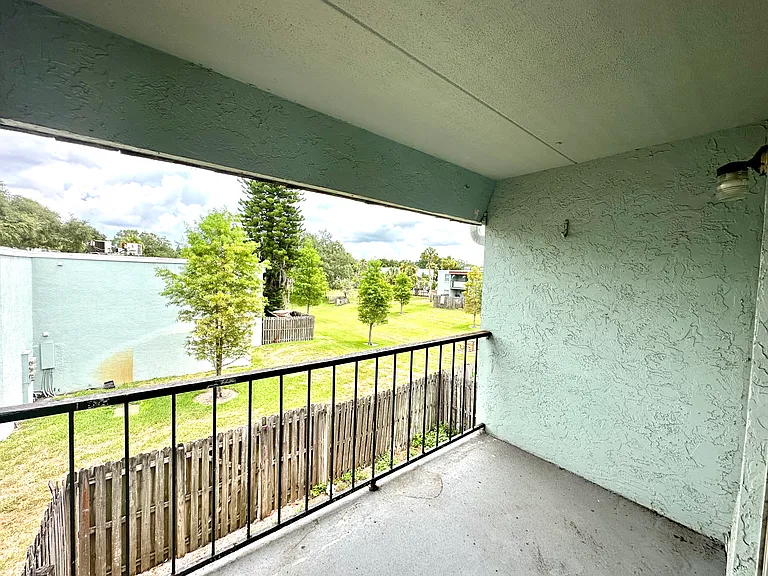 2830 Somerset Park Dr #B — Photo 12