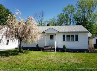 76 Tampa St, Lewiston, ME 04240