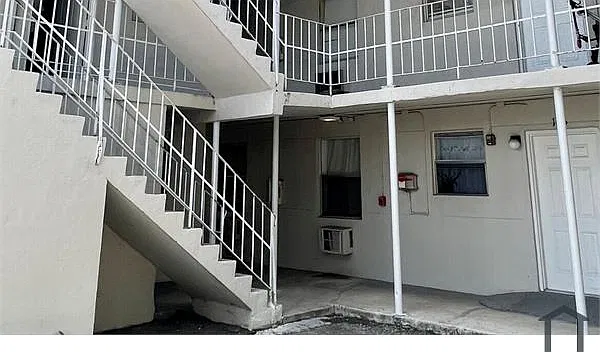 1 bed, 350 sqft, $1,401 — Photo 3