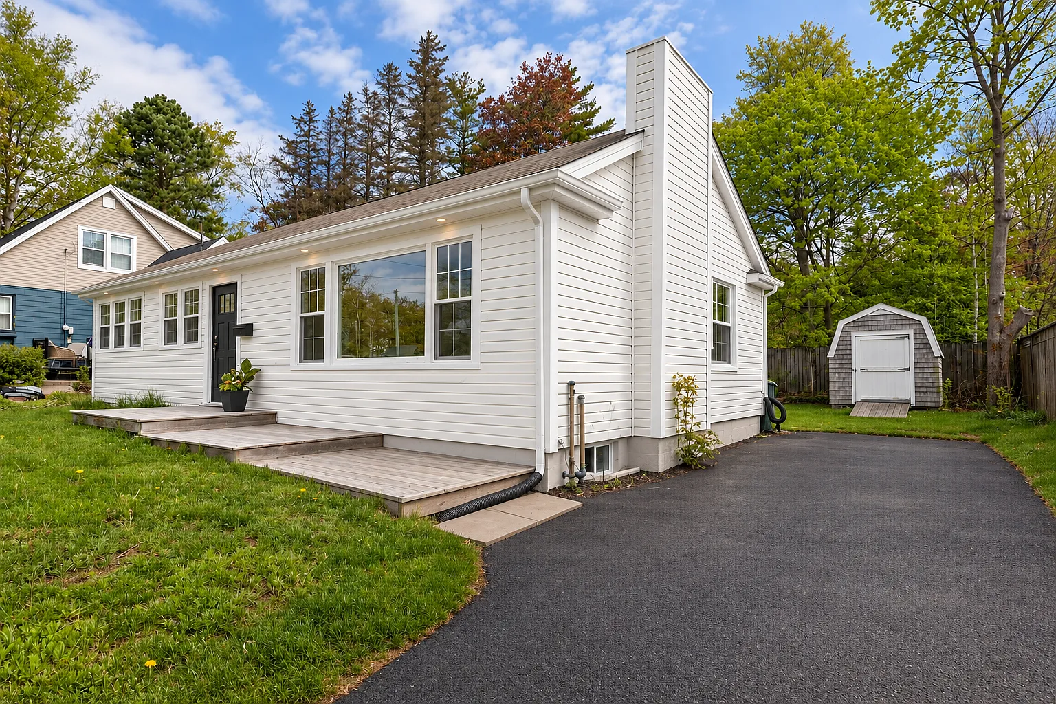 4 Waverly Ct — Photo 1