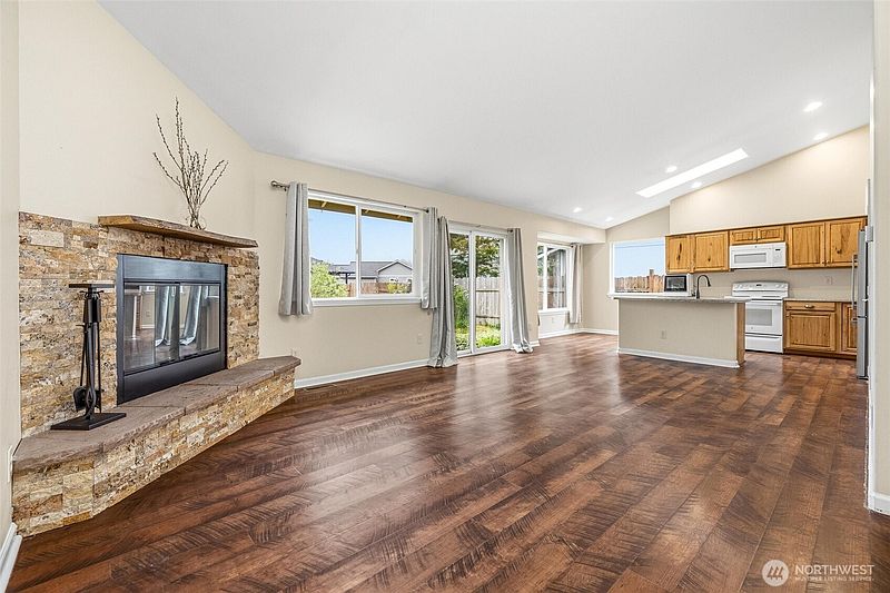 4th image of 3001 Green Valley Drive