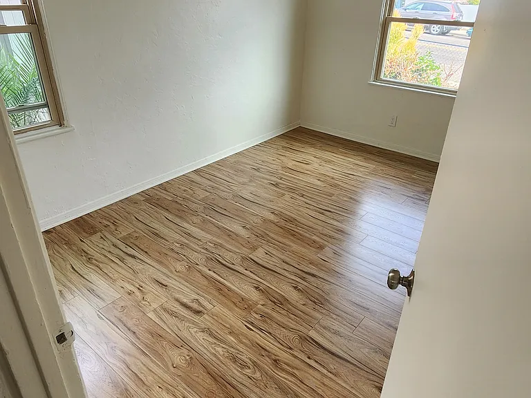 3005 E 16th St — Photo 17