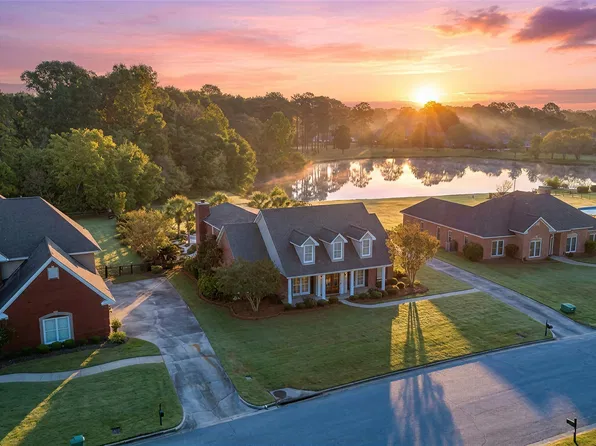 664 Towne Lake Dr, Montgomery, AL 36117