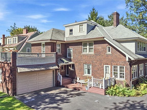 4th image of 2692 Colchester Rd