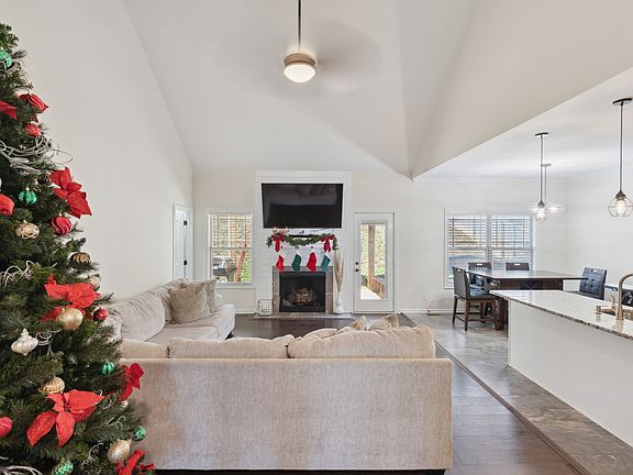 5th image of 480 Woodtrace Dr