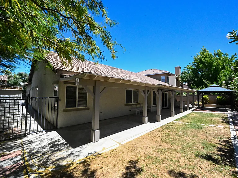 4208 Grandview Dr — Photo 43