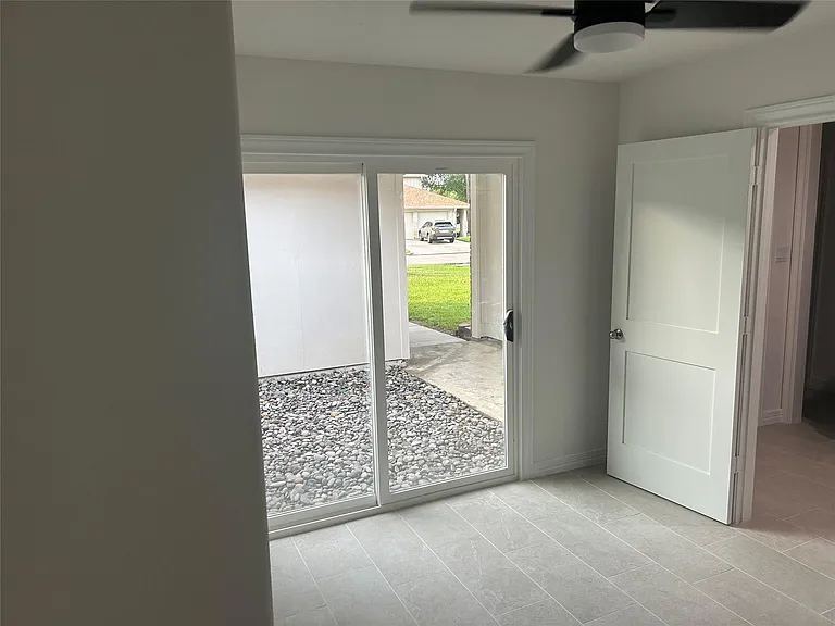 14207 Greenway Dr — Photo 7