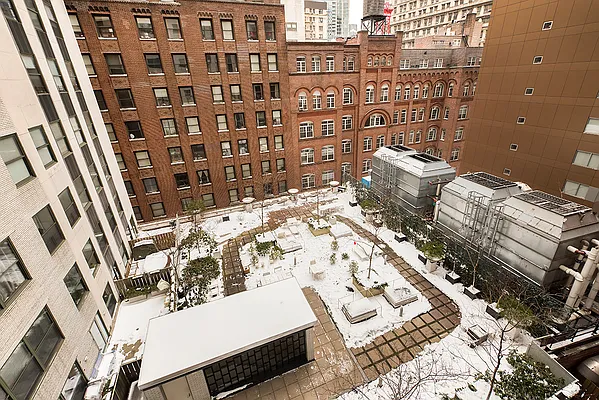 Rented by R New York | media 7