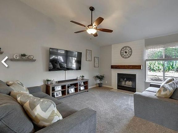 2nd image of 611 Glenbrook Dr