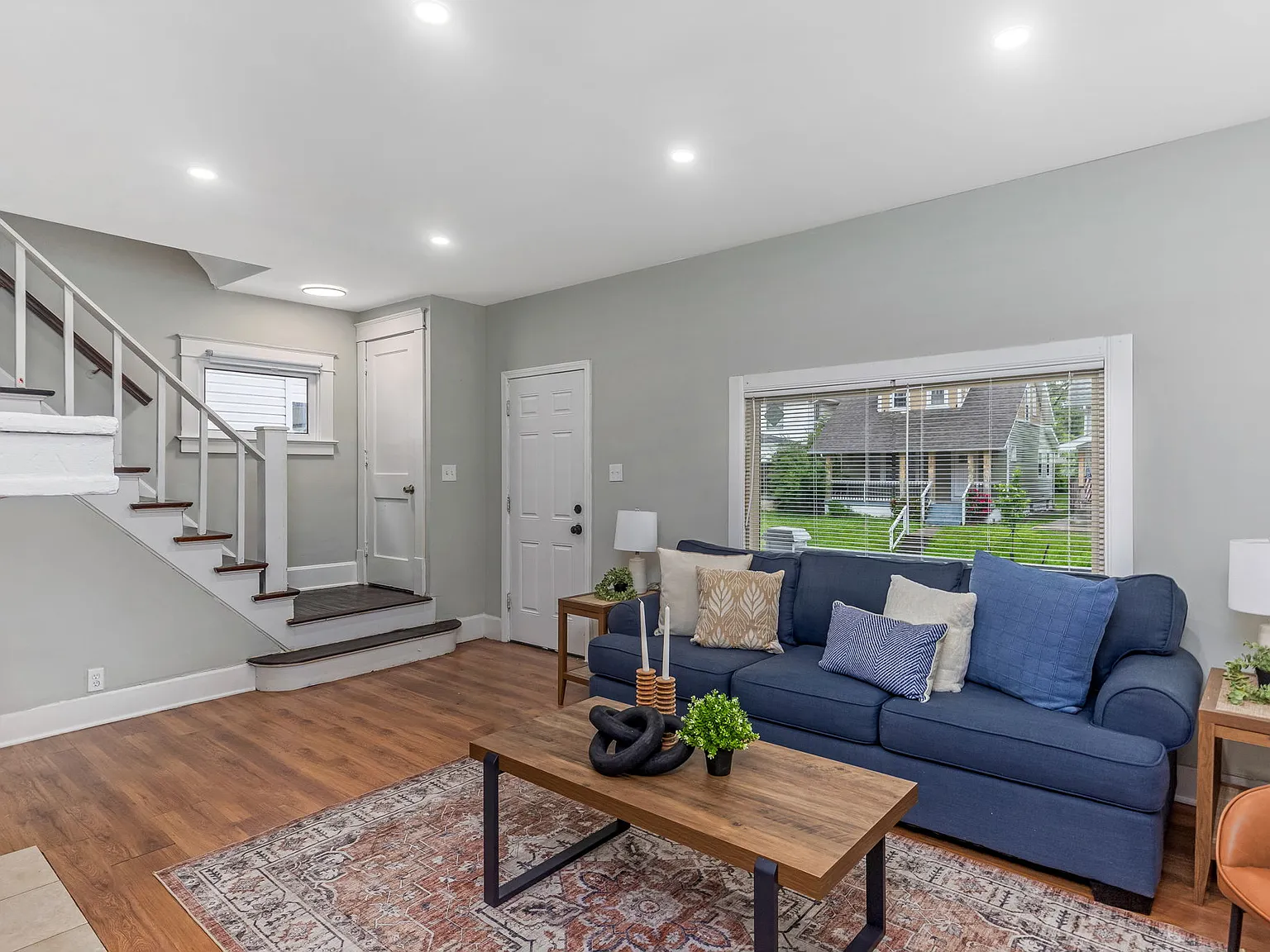 4 bed, 1.5 bath, 1800 sqft, $1,700 — Photo 2