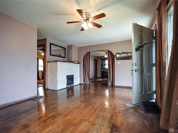 4th image of 1120 S Crawford St