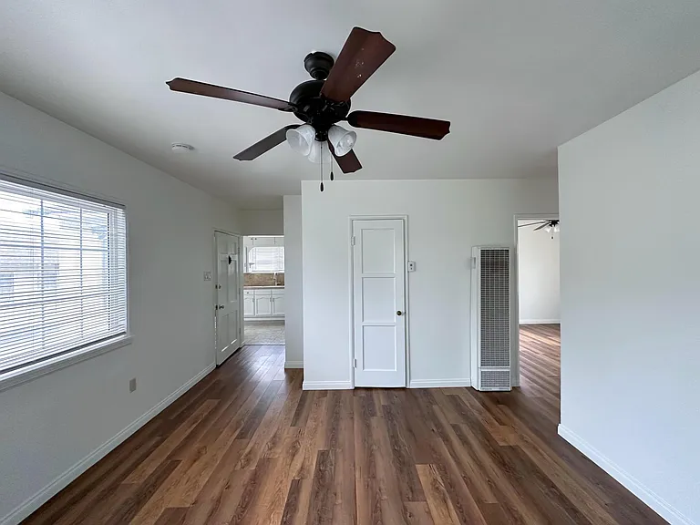 909 S Olive Ave #1/2 — Photo 5