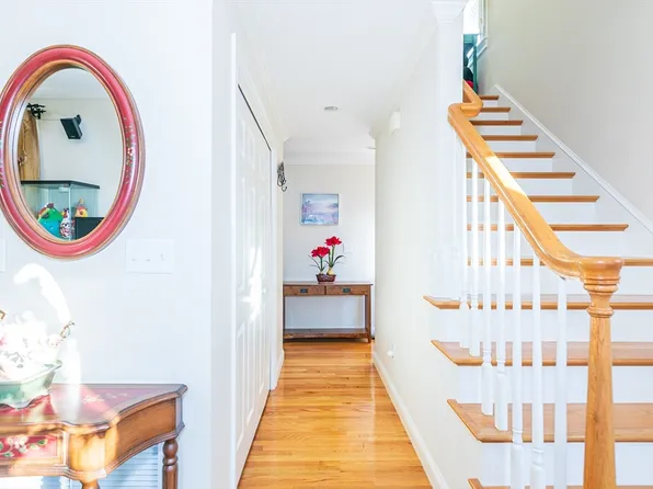 53 Hiawatha Ave, Waltham, MA 02451