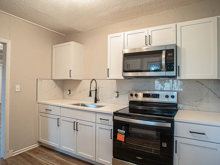 3417 Bellefontaine St — Photo 29