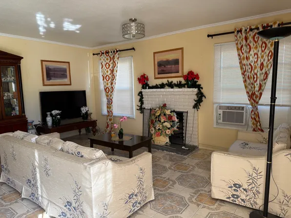 (undisclosed Address), Orange, CA 92868