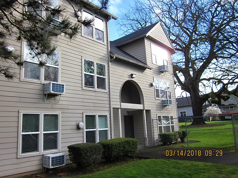 Caritas Plaza — Photo 4