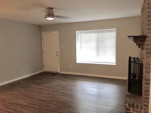 2 bed, 1.0 bath, 1015 sqft, $1,200 — Photo 3