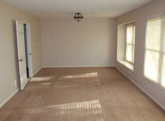 4th image of 5755 Carriage Hills Dr